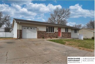 867 N 26th Ave, Blair, NE 68008