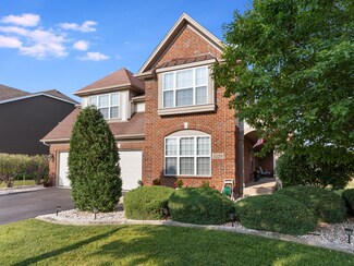 1528 Hearthstone Ln, North Aurora, IL 60542