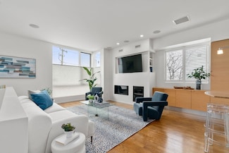 409 E 1st St Unit 409, Boston, MA 02127