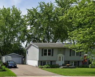 4603 Pine Al Dr, Machesney Park, IL 61115
