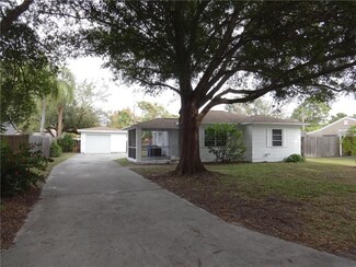 1125 Essex Dr N, Saint Petersburg, FL 33710