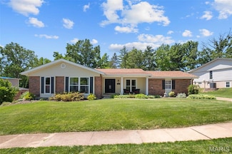 116 Lea Meadows Dr, Ballwin, MO 63011
