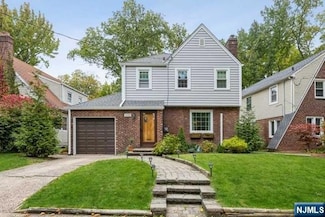 1125 W Laurelton Pkwy, Teaneck, NJ 07666