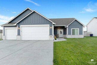 4378 Glen View Dr, Manhattan, KS 66502