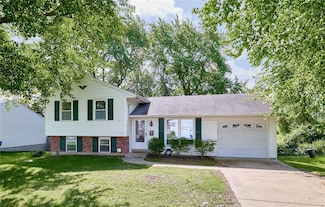 26 Cedar Park Dr, Florissant, MO 63031