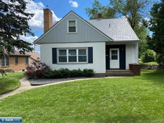 812 8th St N, Virginia, MN 55792