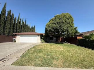 106 Wakefield Dr, Vacaville, CA 95687
