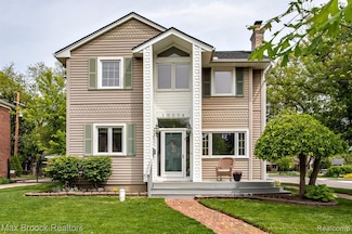 10004 Kingston Ave, Huntington Woods, MI 48070
