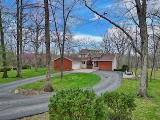 3700 S Joan Ct, Columbia, MO 65201
