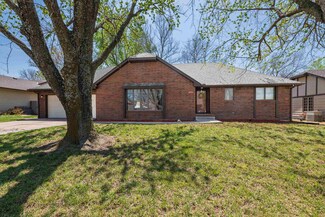 1401 E Cresthill Rd, Derby, KS 67037