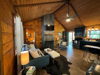 394 Choate Rd, Broken Bow, OK 74728