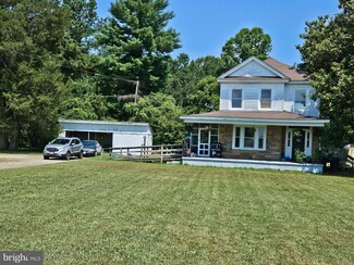 17519 New Baltimore Rd, Milford, VA 22514