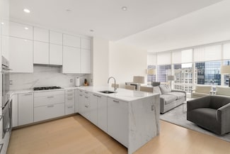 1 Franklin St Unit 3609, Boston, MA 02110