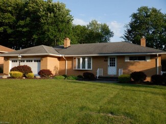 1193 Orchardview Rd, Seven Hills, OH 44131