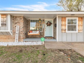 813 Lawton, Moore, OK 73160