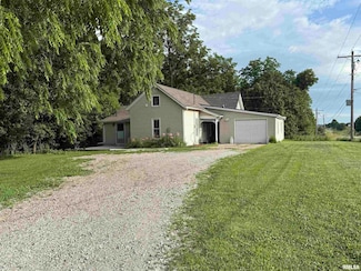 907 13th St, Viola, IL 61486