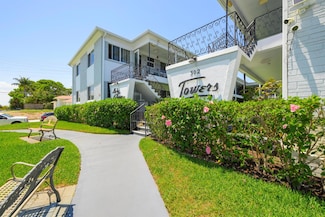 302 Lake Osborne Dr Unit 15, Lake Worth, FL 33461