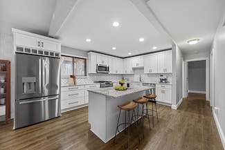 2213 Oregon Ct, Saint Louis Park, MN 55426