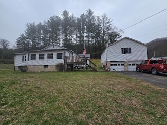 884 Upper Rock Creek Rd, Rock Creek, WV 25174