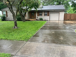 1527 S Kentwood Ave, Springfield, MO 65804