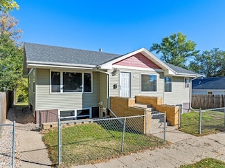 1011 5th Ave SE, Minot, ND 58701