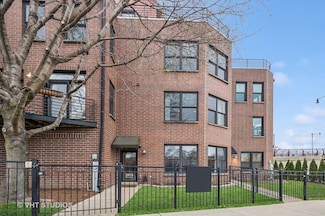 2974 N River Walk Dr Unit 69G2, Chicago, IL 60618
