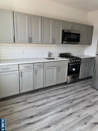 315 70th St, Guttenberg, NJ 07093