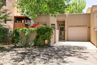 93 Rio Vista Place, Santa Fe, NM 87501