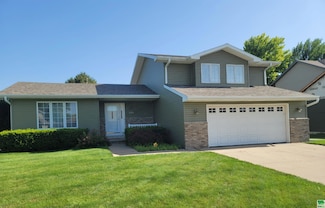 206 Topaz Dr, Sergeant Bluff, IA 51054