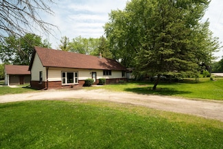 28248 N Lake Dr, Waterford, WI 53185