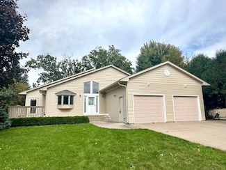 732 Hi Park Ave, Red Wing, MN 55066
