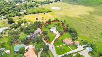 4003 Country Trails St, Alvin, TX 77511