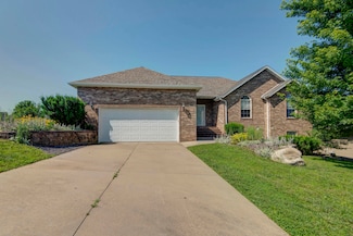 714 E Mining Camp Rd, Nixa, MO 65714