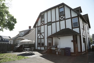 21 E Brown St, West Haven, CT 06516