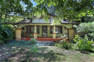 1307 Stout Dr, Urbana, IL 61802