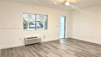 916 W 42nd St Unit 209, Miami Beach, FL 33140
