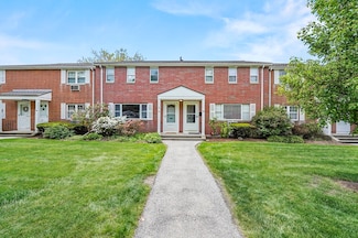 56 Village Green Dr, North Andover, MA 01845