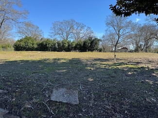 613 3rd St, Nacogdoches, TX 75961