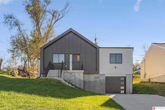 2623 Z St, Omaha, NE 68107