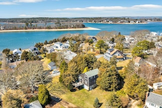 29 Hope Ave, Pocasset, MA 02559