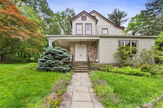 46 Walnut St, Pleasantville, NY 10570