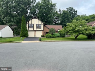 6012 Burnside Landing Dr, Burke, VA 22015