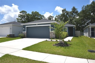 312 Walnut Ln, Auburndale, FL 33823