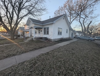 400 W 5th St, Newton, KS 67114