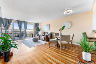 3020 Ala Napuaa Place Unit 202, Honolulu, HI 96818