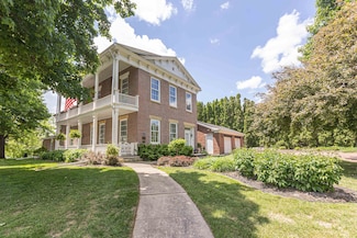 150 Rountree Ave, Platteville, WI 53818
