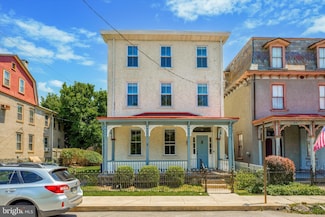 28 W Gravers Ln, Philadelphia, PA 19118