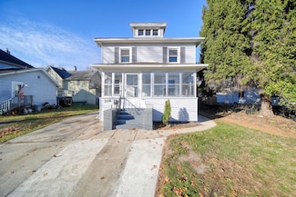 208 Bates St, Jackson, MI 49202