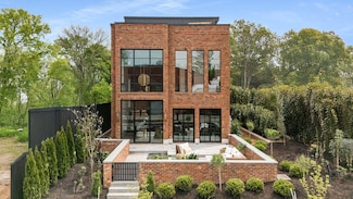1302 Pillow St, Nashville, TN 37203