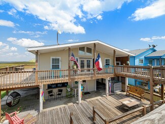 1331 Bay St, Crystal Beach, TX 77650